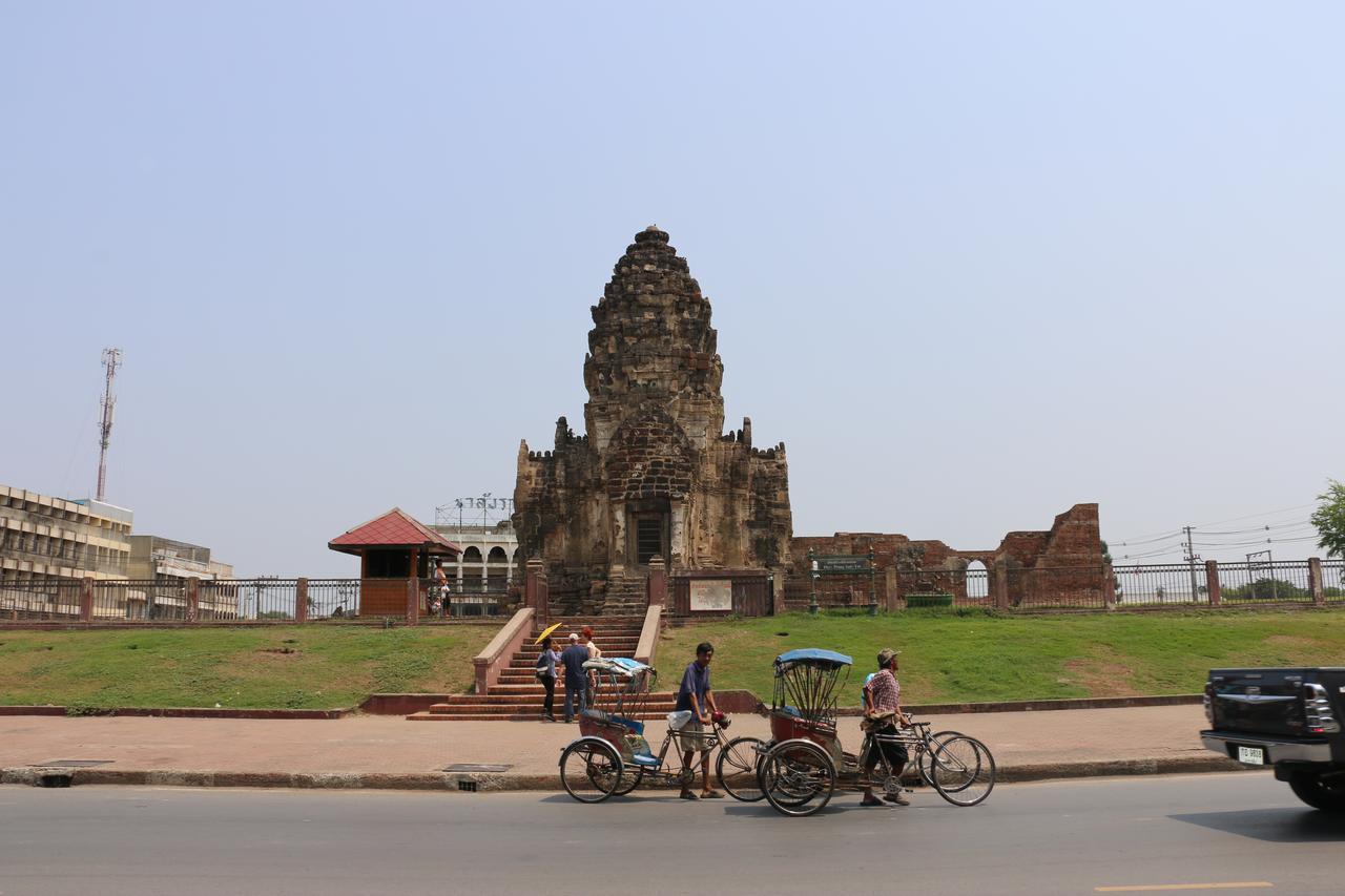Nett Hotel Lopburi Exterior photo